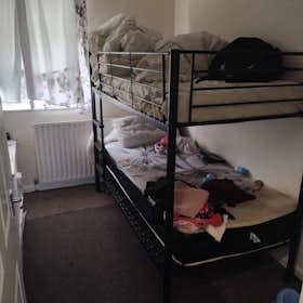 WG-Zimmer for rent for 301 £ per month in Manchester, Martindale Crescent