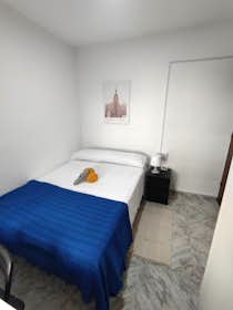 Приватна кімната за оренду для 325 EUR на місяць у Granada, Calle Panaderos