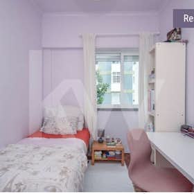 Cameră privată de închiriat pentru 650 EUR pe lună în Cascais, Rua Vicente Arnoso