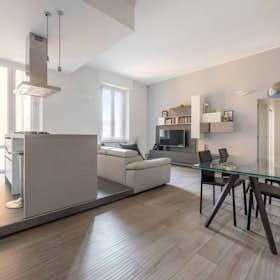 Appartement for rent for € 1.200 per month in Milan, Via dei Piatti