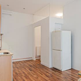 Apartment for rent for €1,170 per month in Vienna, Hegergasse