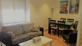 Appartement te huur voor € 1.100 per maand in Ávila, Calle Segovia