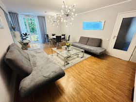 Apartamento para alugar por € 2.100 por mês em Munich, Plattlinger Straße