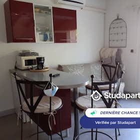 Отдельная комната сдается в аренду за 590 € в месяц в Le Muy, Lotissement Le Hameau de Peyrouas
