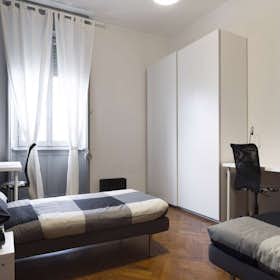 Private room for rent for €765 per month in Milan, Viale Giovanni da Cermenate