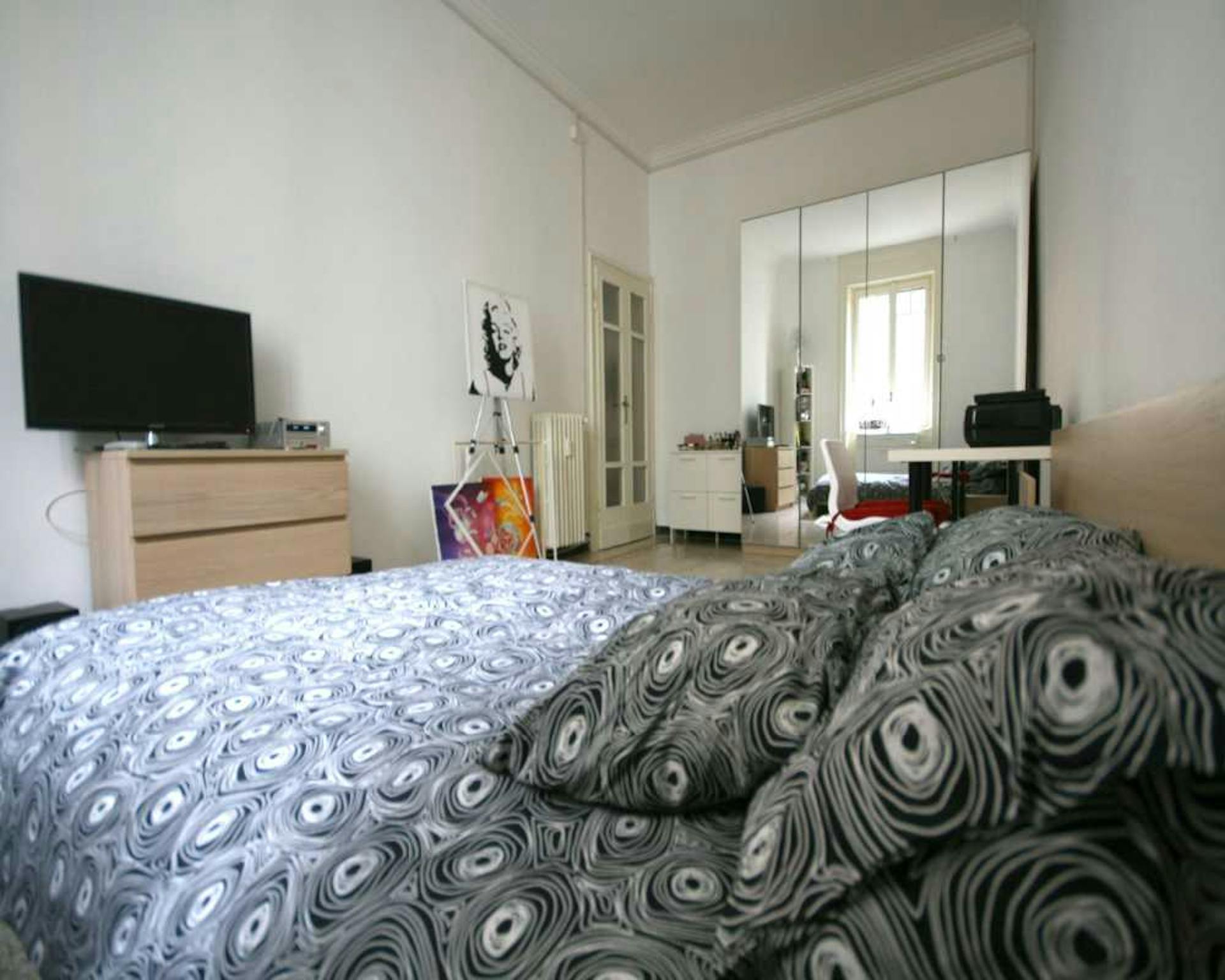 Viale Regina Giovanna, Milan preview