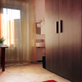 Private room for rent for €760 per month in Milan, Via Salvatore Barzilai