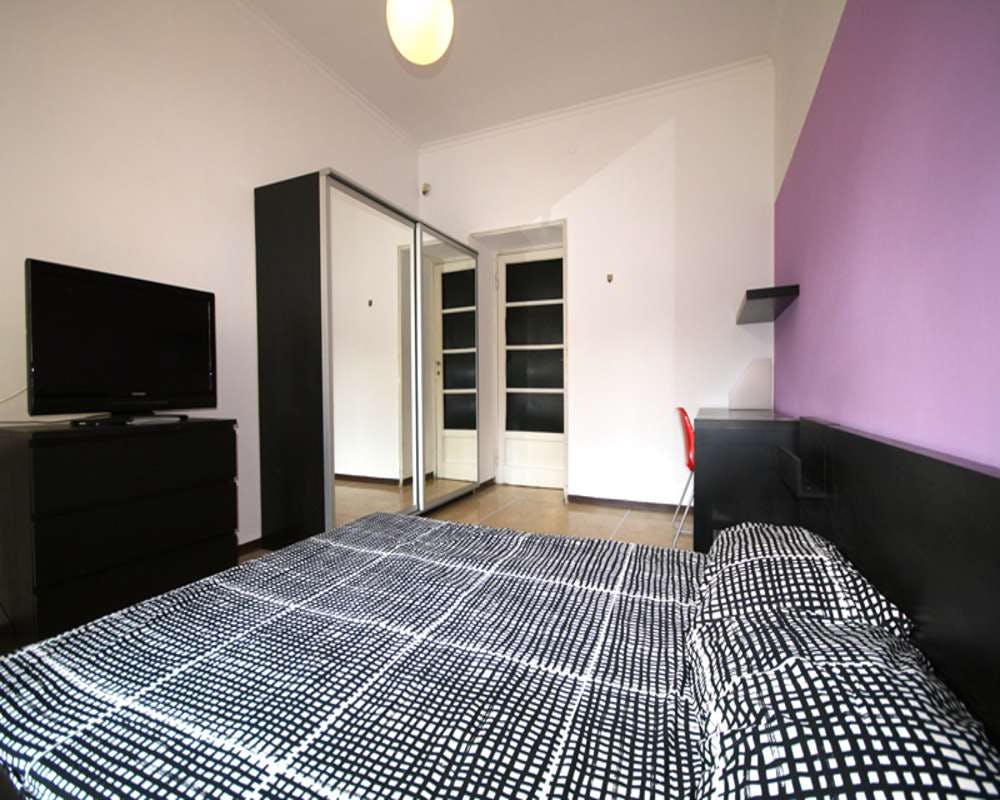 Piazzale Francesco Bacone, Milan