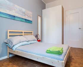 WG-Zimmer zu mieten für 545 € pro Monat in Cesano Boscone, Via dei Salici