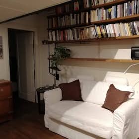 公寓 正在以 €1,100 的月租出租，其位于 Florence, Via di San Niccolò