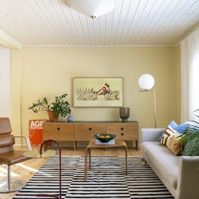Дом сдается в аренду за 2 400 € в месяц в Helsinki, Soraharjuntie