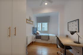 Private room for rent for €835 per month in Barcelona, Carrer de Balmes