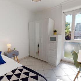 Private room for rent for €577 per month in Villeurbanne, Avenue Auguste Blanqui