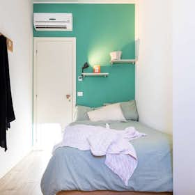 Private room for rent for €695 per month in Padova, Via Ospedale Civile