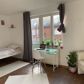 Apartment for rent for €1,180 per month in Köln, Weißhausstraße