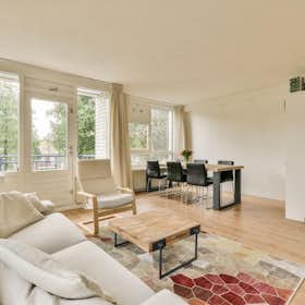 Wohnung zu mieten für 1.100 € pro Monat in Berlin, Kreuzbergstraße