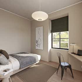 私人房间 正在以 €710 的月租出租，其位于 Guyancourt, Place de Bel Ebat