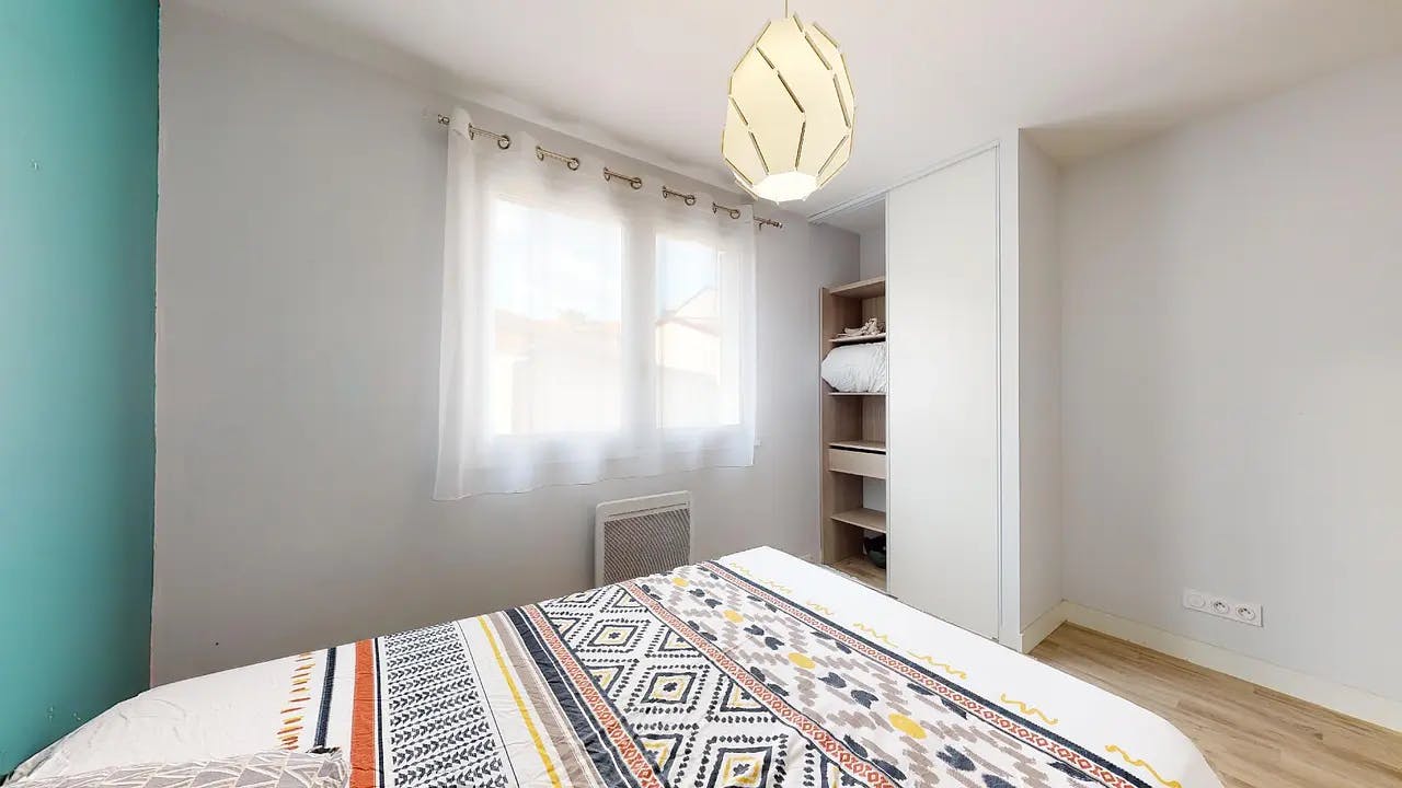 私人房间 正在以 €420 的月租出租，其位于 Pau, Rue Camy