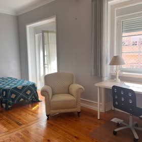 Private room for rent for €700 per month in Lisbon, Rua Carlos Mardel