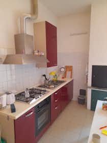 Cameră privată de închiriat pentru 400 EUR pe lună în Faenza, Via Calligherie