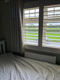 Private room for rent for €800 per month in Lucan, Johns Bridge Avenue