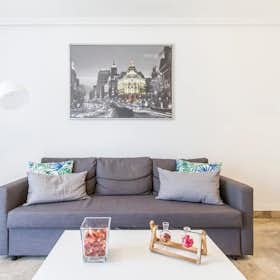 Apartment for rent for €1,000 per month in Madrid, Calle de Pamplona