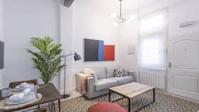 公寓 正在以 €1,000 的月租出租，其位于 Madrid, Calle San Marcelo