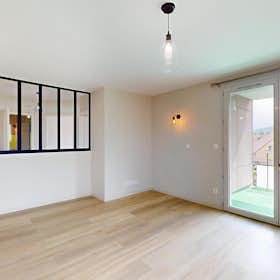 Appartement te huur voor € 950 per maand in Saint-Jeoire-Prieuré, Chemin du Mont Saint-Michel