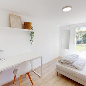 Privé kamer te huur voor € 390 per maand in Poitiers, Route de Bonnes