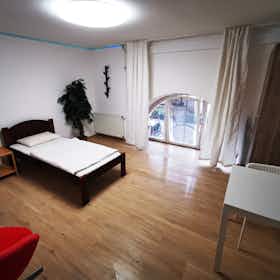 Private room for rent for HUF 155,338 per month in Budapest, Gönczy Pál utca