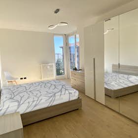 Private room for rent for €900 per month in Milan, Via Passo Rolle