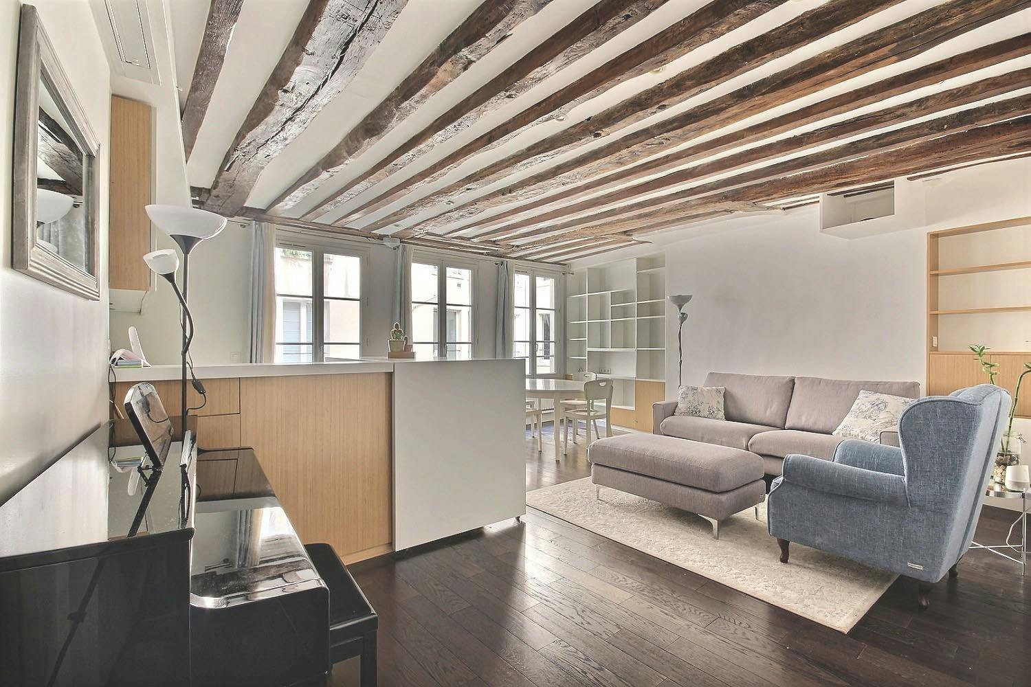 Apartment for rent for €2,144 per month in Paris, Rue Saint Denis