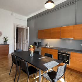 Private room for rent for HUF 163,550 per month in Budapest, Rottenbiller utca