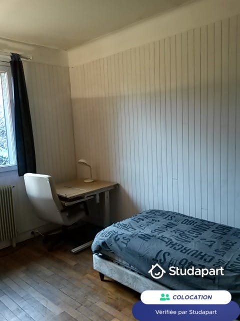 Private room for rent for €465 per month in Bures-sur-Yvette, Avenue du Maréchal Foch