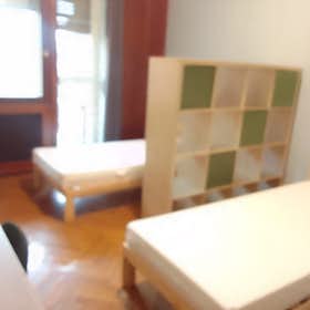 Shared room for rent for €350 per month in Milan, Corso Lodi