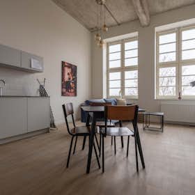 Apartment for rent for €1,200 per month in Rotterdam, Ploegstraat