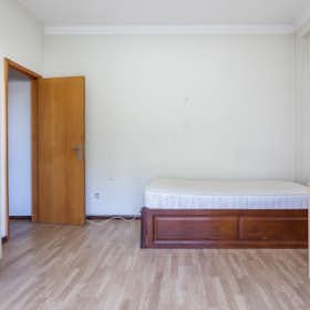 Cameră privată de închiriat pentru 350 EUR pe lună în Porto, Rua Moreira de Sá