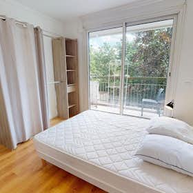 Private room for rent for €525 per month in Bron, Avenue du 8 Mai 1945