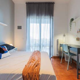 Privé kamer te huur voor € 560 per maand in Rome, Via Fiume delle Perle