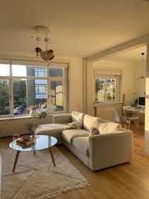 Appartement à louer pour 1 900 €/mois à The Hague, Lübeckstraat
