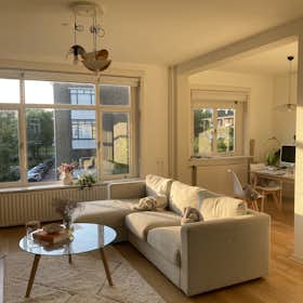 Apartment for rent for €1,900 per month in The Hague, Lübeckstraat