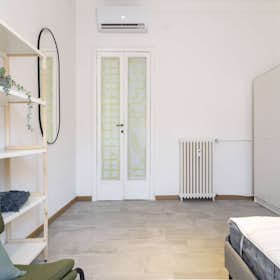 Private room for rent for €955 per month in Milan, Via Antonio Bazzini