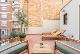 Appartement te huur voor € 1.050 per maand in Barcelona, Carrer de l'Espanya Industrial