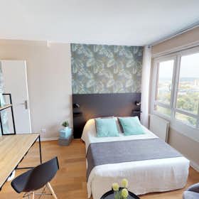 Private room for rent for €790 per month in Nanterre, Rue Salvador Allende
