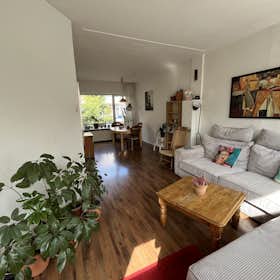 Apartamento en alquiler por 2389 € al mes en Rotterdam, Duizendschoonstraat