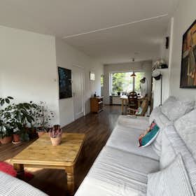 Wohnung zu mieten für 2.389 € pro Monat in Rotterdam, Duizendschoonstraat
