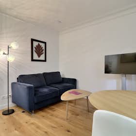 Studio for rent for €1,457 per month in Paris, Rue Blomet