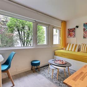 Studio for rent for €1,251 per month in Paris, Rue de Thorigny