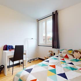Приватна кімната за оренду для 395 EUR на місяць у Clermont-Ferrand, Allée des Capucines