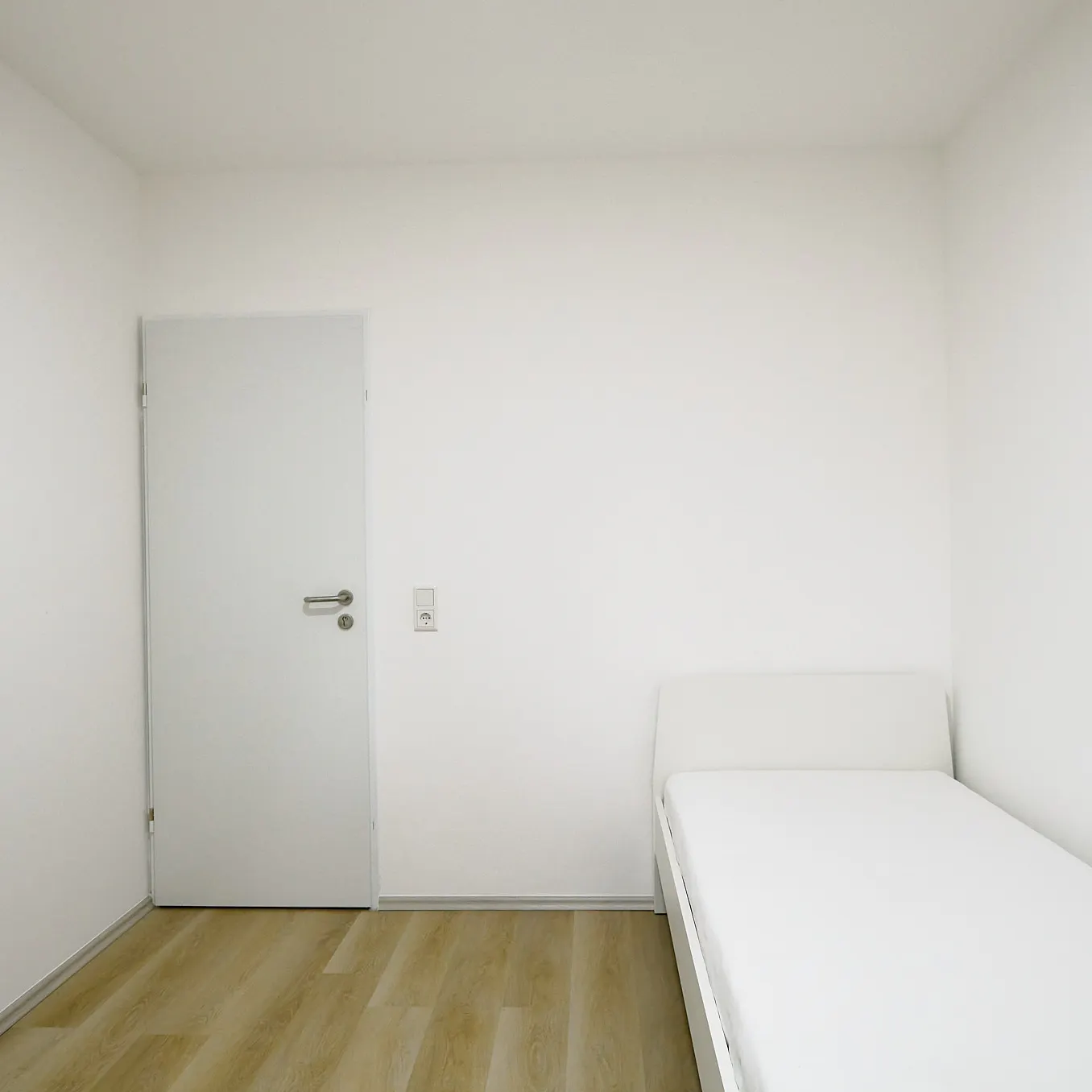 WG-Zimmer zu mieten für 619 € pro Monat in Düsseldorf, Kölner Landstraße WG-Zimmer zu mieten für 619 € pro Monat in Düsseldorf, Kölner Landstraße